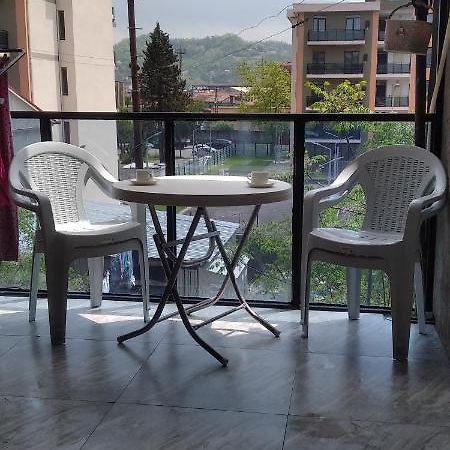 Bright And Cozy Apartment Batumi Ngoại thất bức ảnh